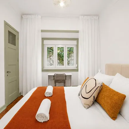 2d- Authentic Lifestyle, Charming Cafes, Local Restaurants And Hidden Gems At Your Doorstep * ליסבון
