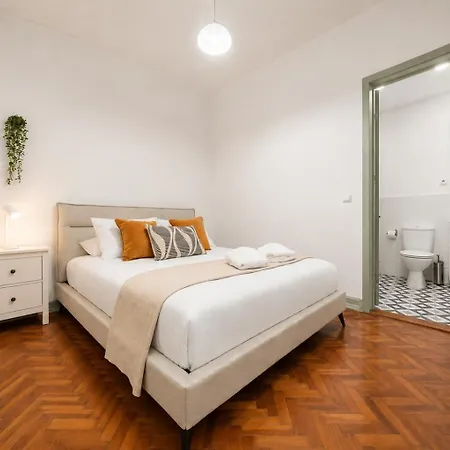 2d- Authentic Lifestyle, Charming Cafes, Local Restaurants And Hidden Gems At Your Doorstep Vendégház Lisboa