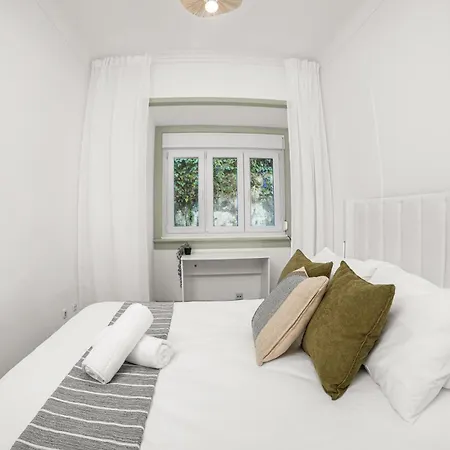 2d- Authentic Lifestyle, Charming Cafes, Local Restaurants And Hidden Gems At Your Doorstep *