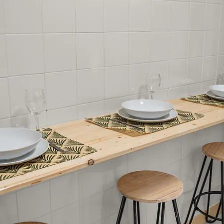 2d- Authentic Lifestyle, Charming Cafes, Local Restaurants And Hidden Gems At Your Doorstep ליסבון